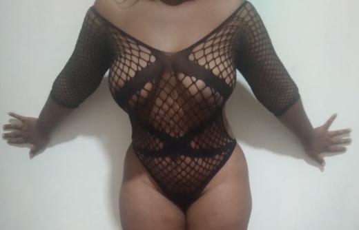 Janet bella y juguetona