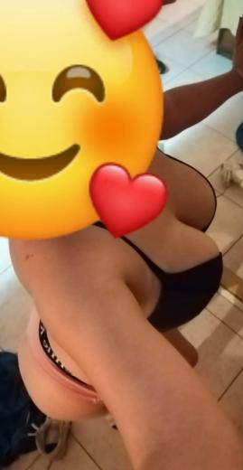 Tetona caliente complaciente
