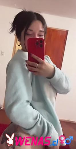 Atractiva y hermosa dama de compañía