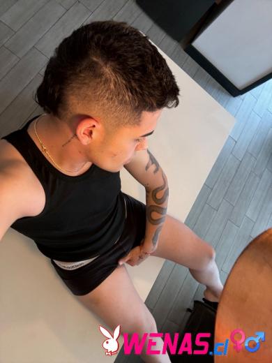 Scort colombiano joven 19 años piel blanca ,pasivo