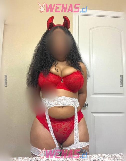 Colombiana culona con ricas tetas 