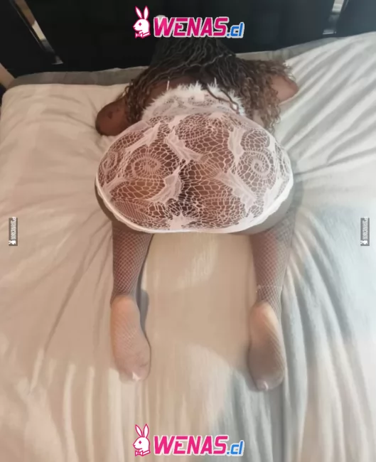 Zoe morena encantadora fogosa 