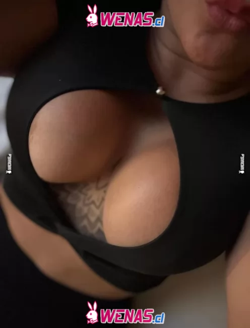 Colombiana potoncita recin llegadita cariñosa 