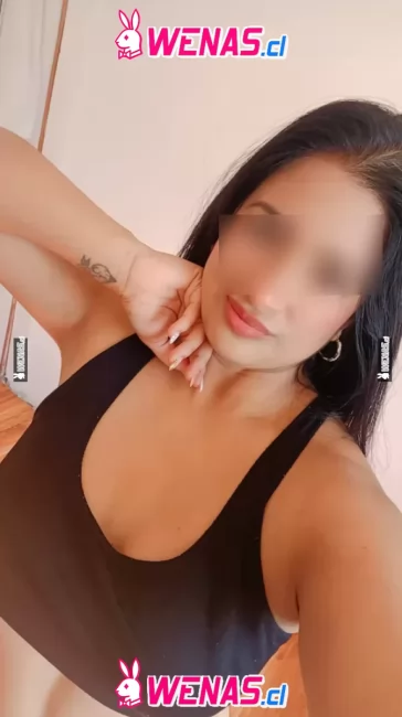 Caliente complaciente risueña